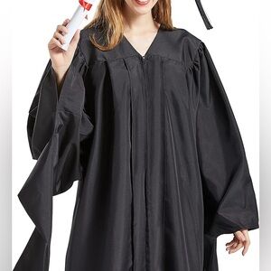 Black graduation gown (Master’s, fits 5’6 - 5’8)